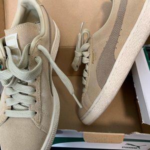 Puma suede shoes size us5